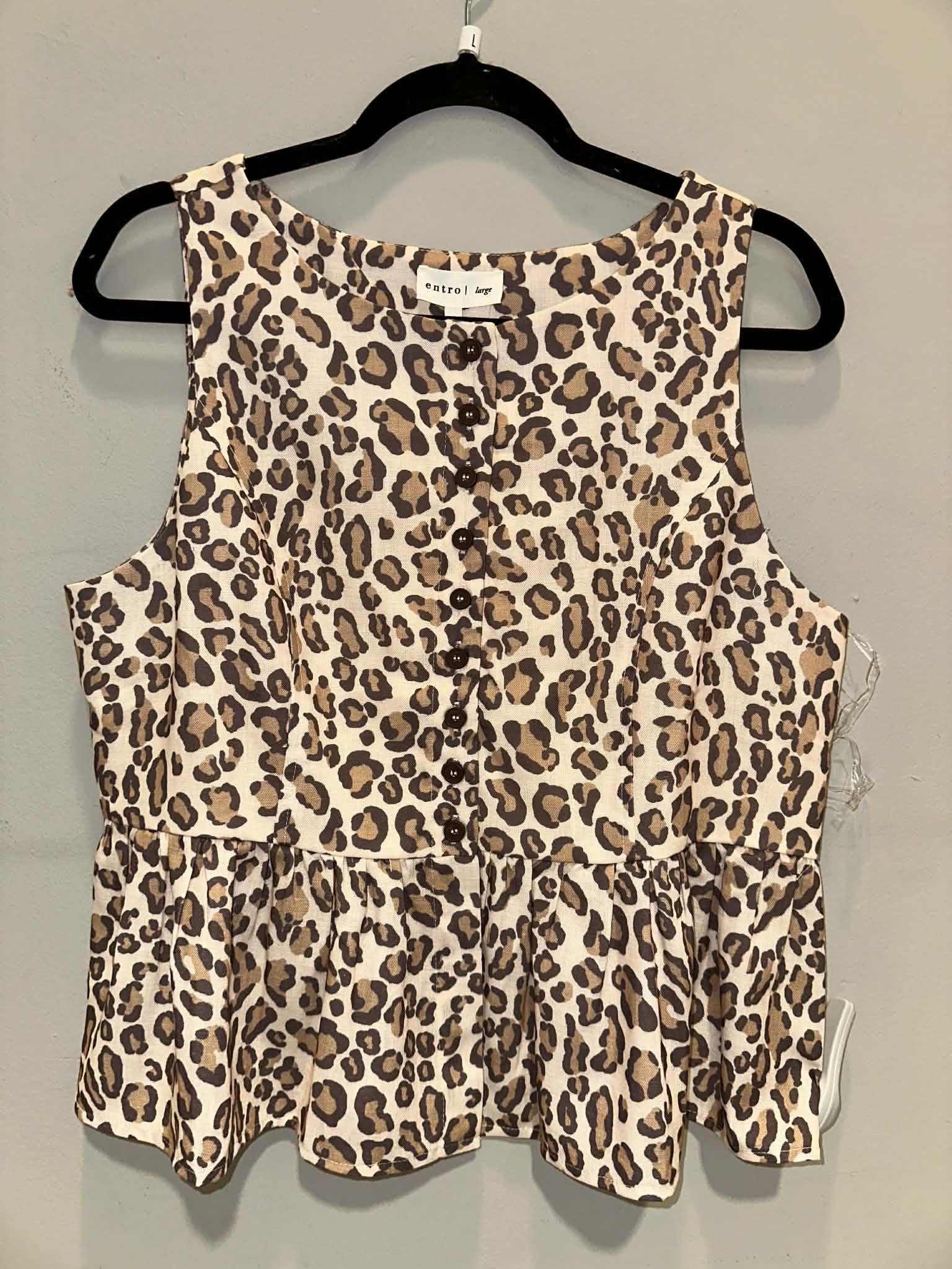 Leopard Button Sleeveless Top