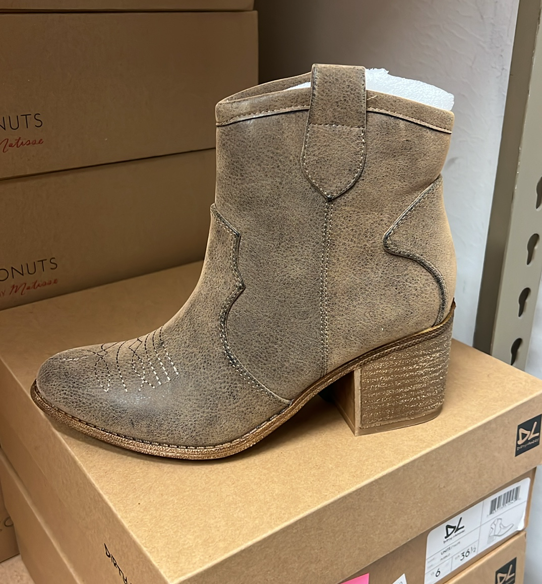 Unite Pueblo Taupe Boots