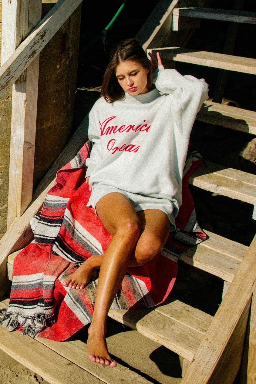 'GOD'S COUNTRY' Print Reversible Mock-neck Sweatshirt