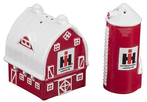 Farmall Barn/Silo Salt/Pepper