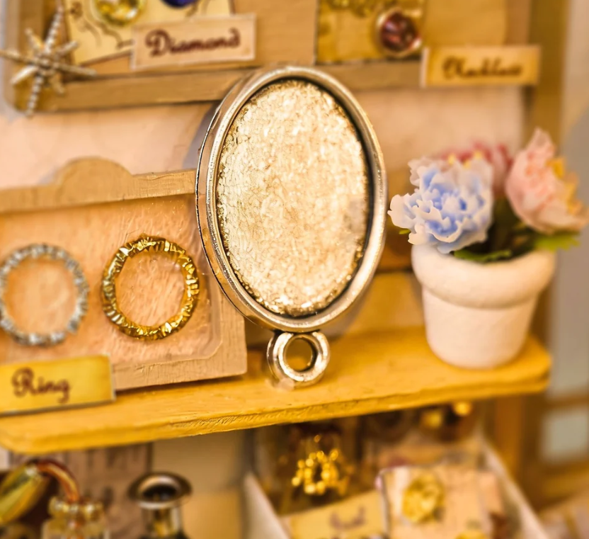 Hands Craft | Royal Jewel Boutique