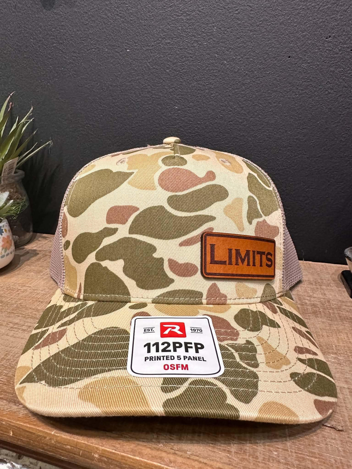 Small Corner Limits Hat