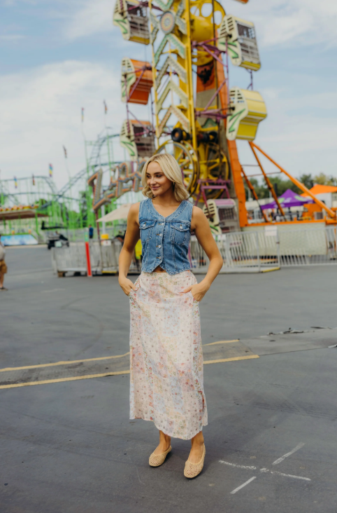 DENIM VEST IN MEDIUM WASH