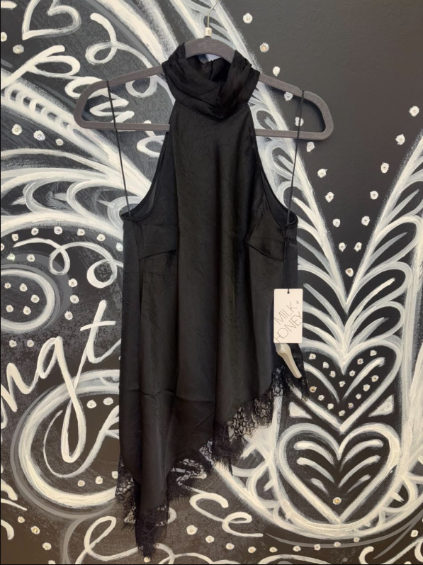 Halter Neck Lace Asymmetrical Hem Top