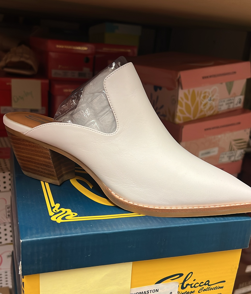 Thomaston White Leather Booties