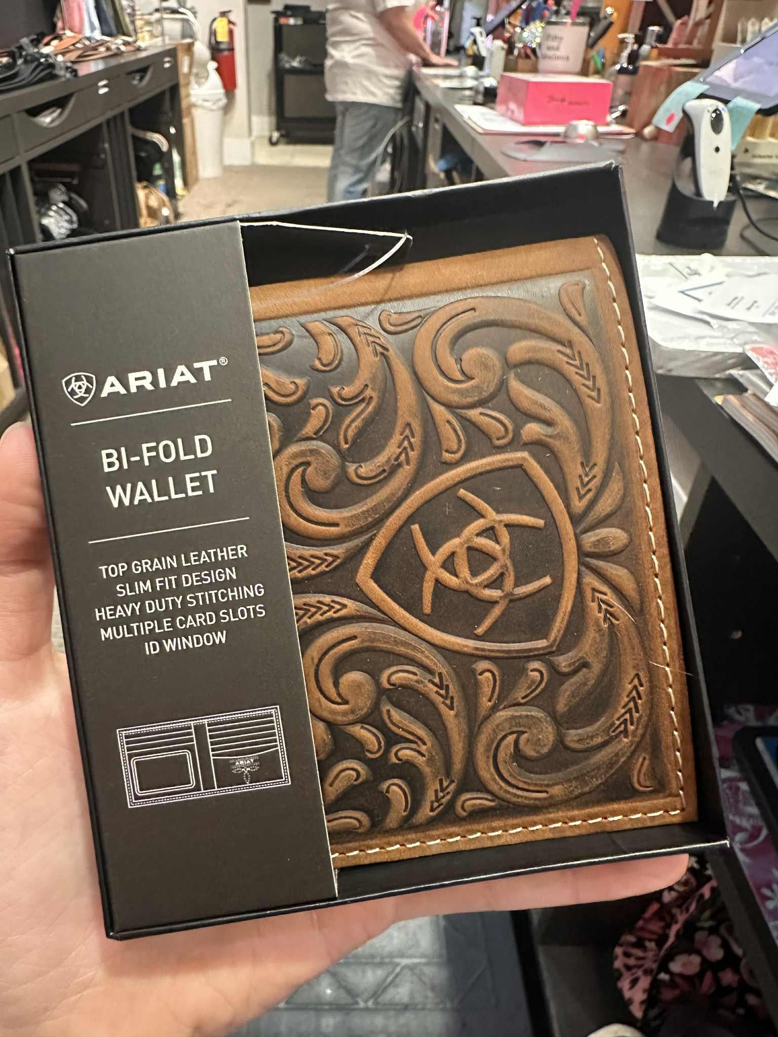 Ariat Scrilling Embroidered Wallet