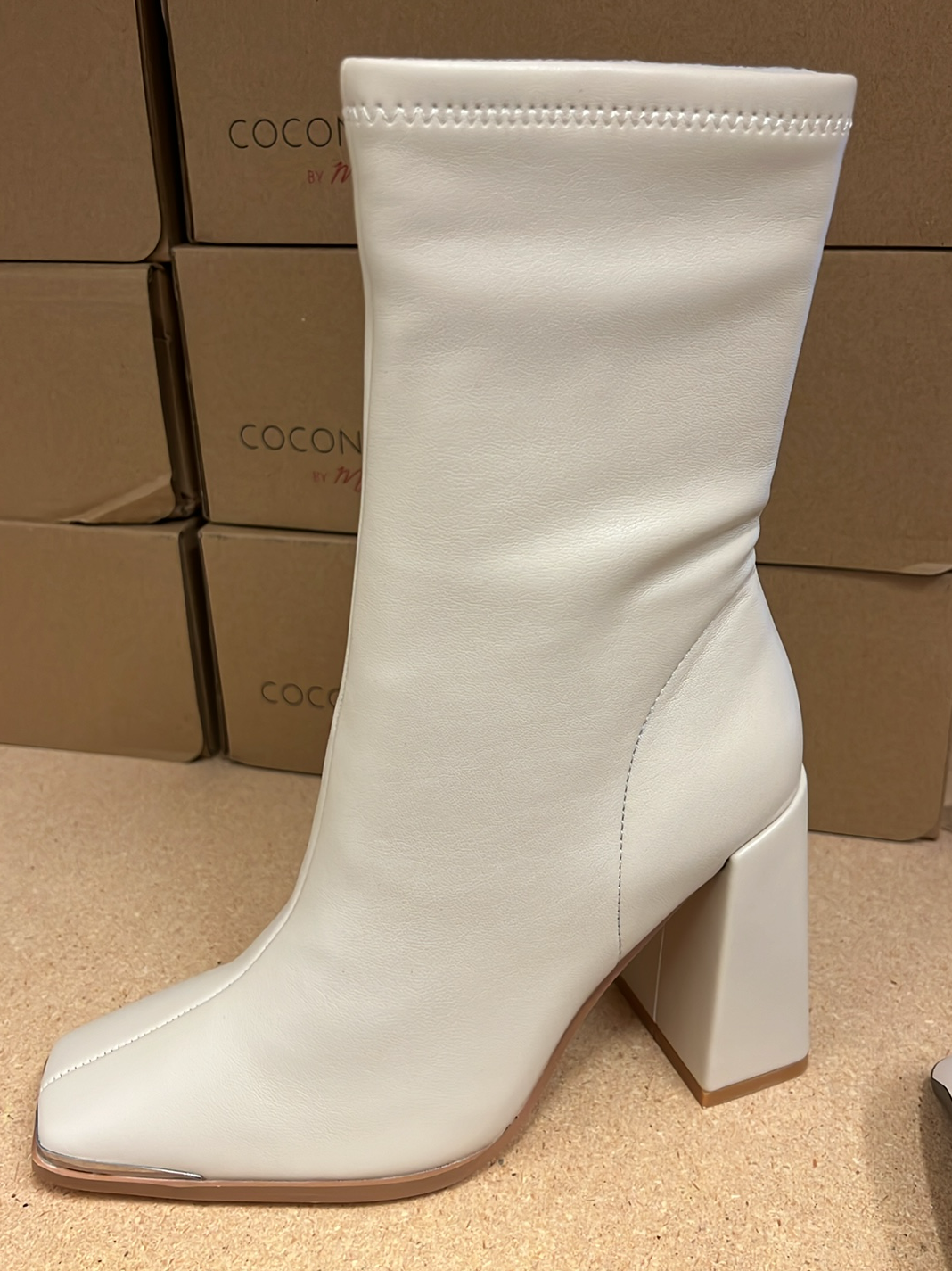 Marvin Cream Boots
