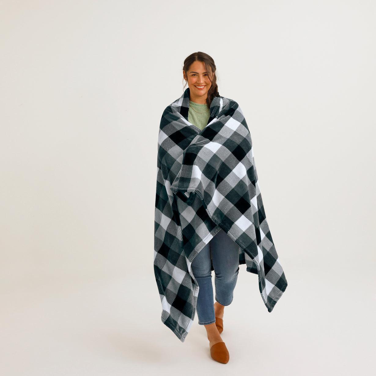 Plush Fleece Throw Blanket In Kingbird Plaid