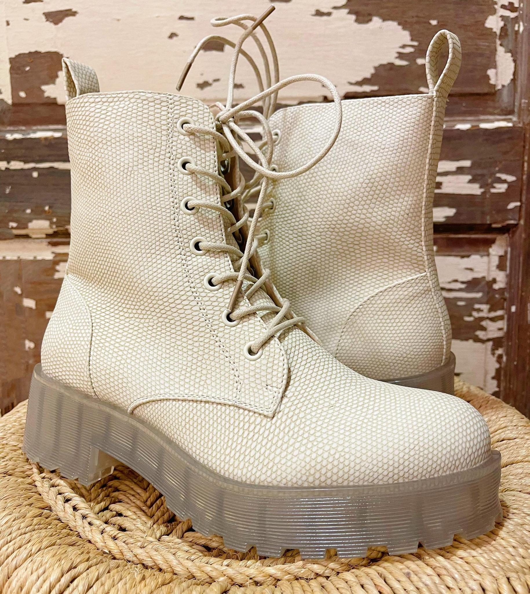 Mazzy Natural Boots